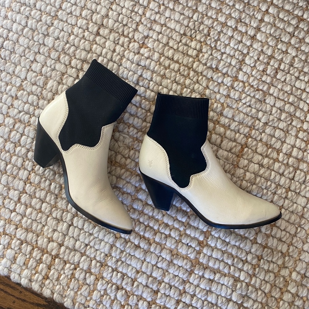 Frye white leather boots size 7.5